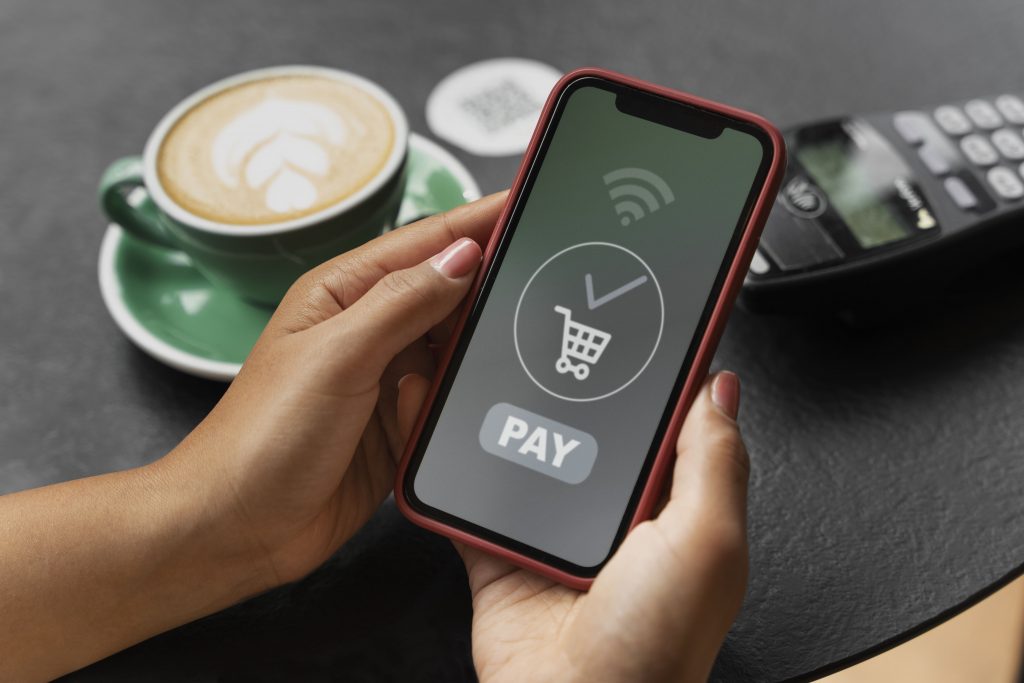 Digitalisation de la restauration, paiement tap to pay à table via smartphone